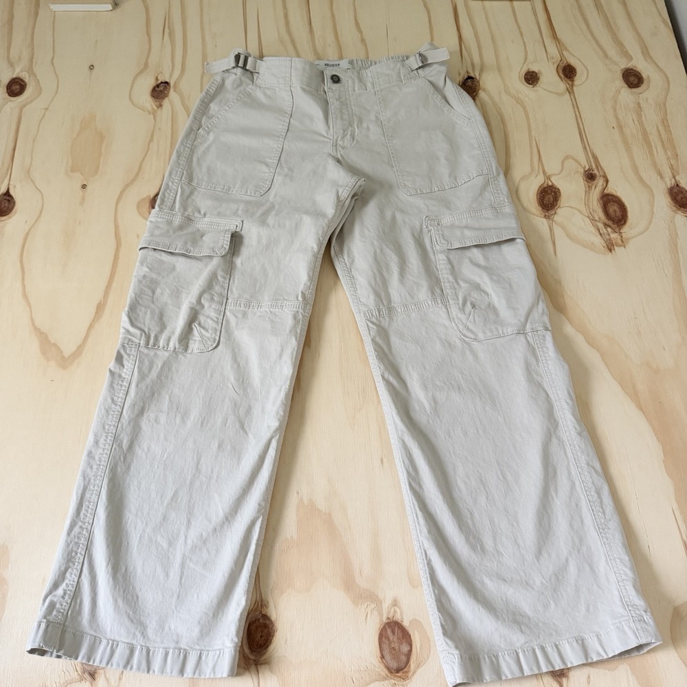Hollister Low-Rise Baggy Jeans Womens W26 Short Beige Color